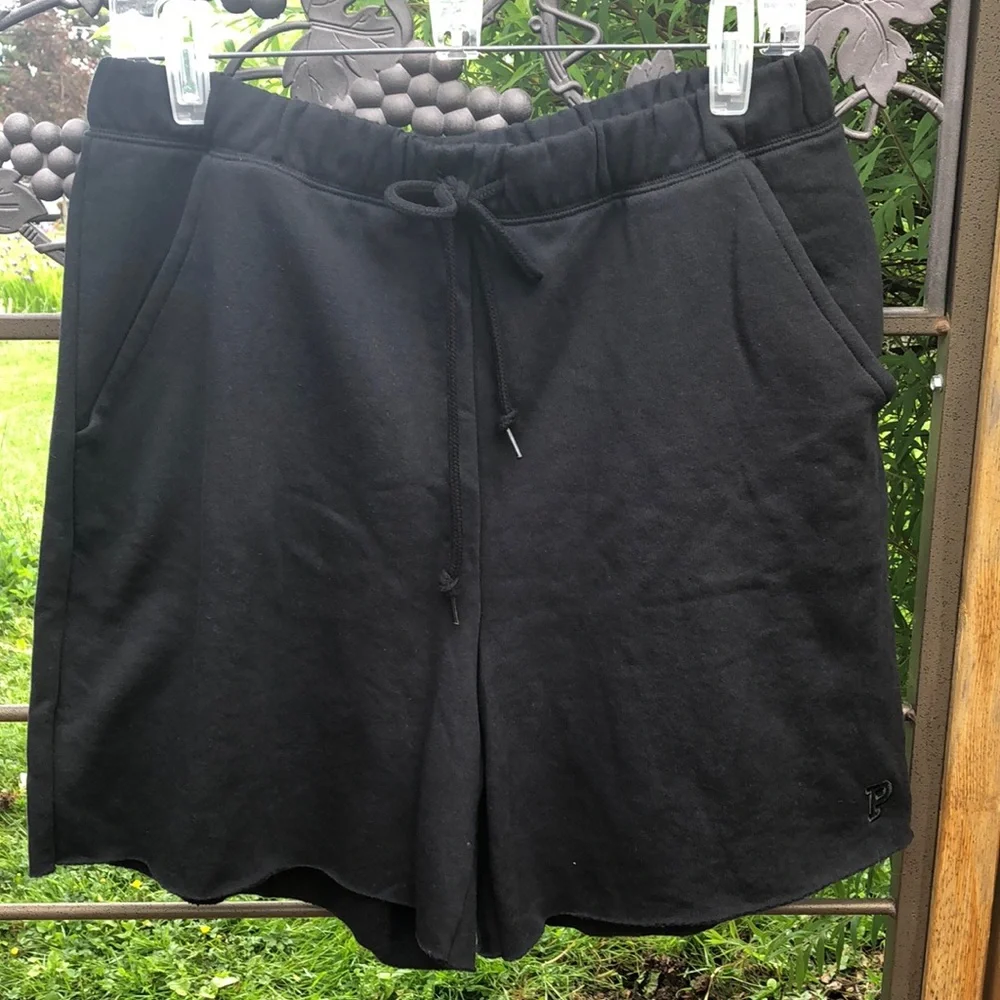 PINK Victoria’s Secret black polyester blend shorts size L - Picture 1 of 4